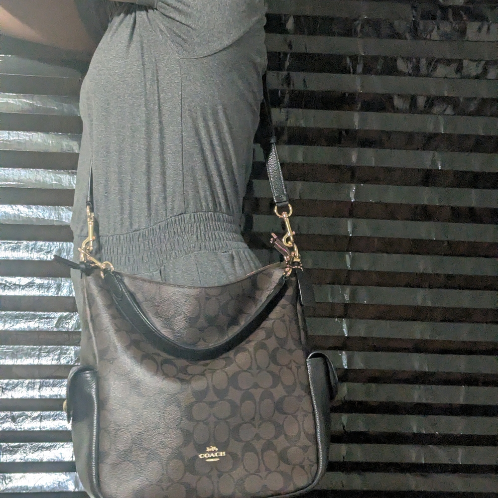 Coach Brown and Black Signature Shoulder Bag - Picture 2 of 8